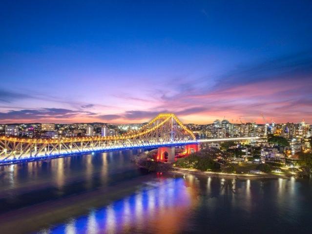 Fully Renovated Riverfront Apartment with Spectacular River Views