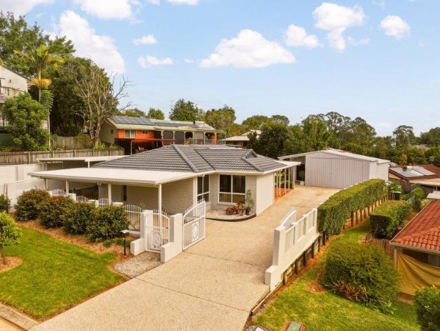 Fully Renovated with 6 Car Accommodation