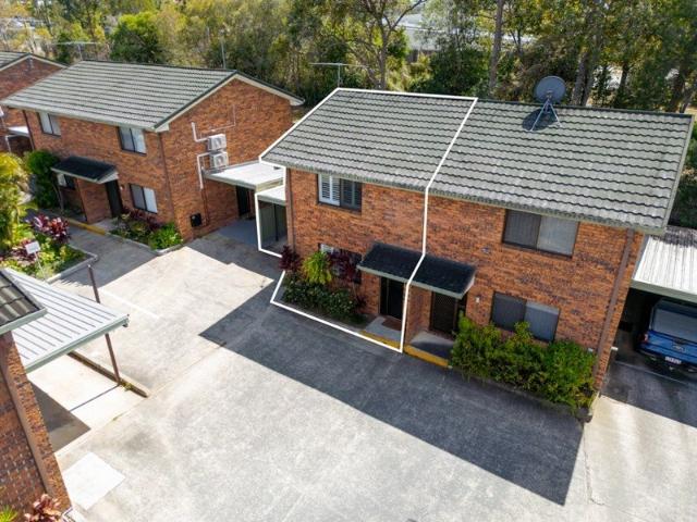 Fully Renovated Townhouse Move In, Rent Out, Must be sold!