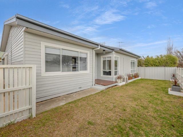 FULLY RENOVATED TOWNHOUSE IN WEDGE STREET