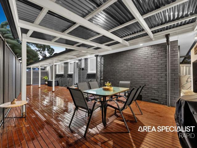 Fully Renovated Townhouse That Will Leave You Impressed!