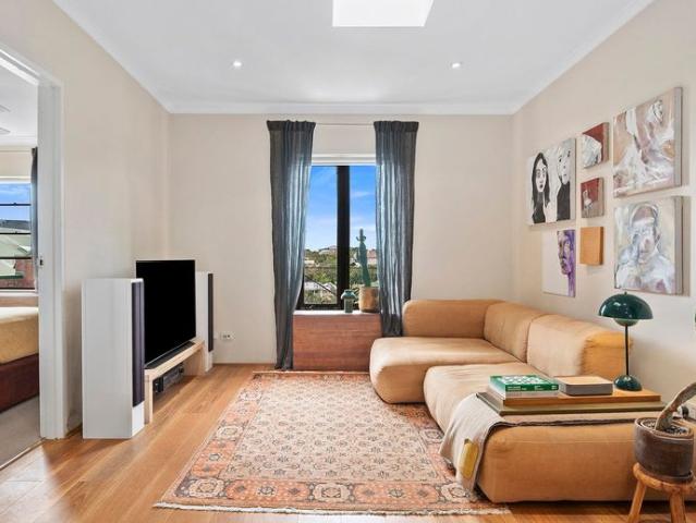 FULLY RENOVATED TOP FLOOR LIVING