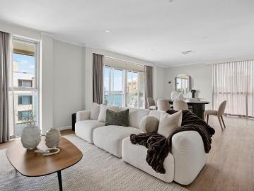 FULLY RENOVATED, TOP FLOOR WITH RIVER VIEWS