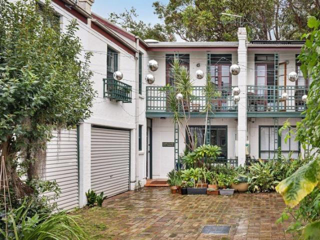 Fully renovated Torrens title living in a quiet Annandale enclave
