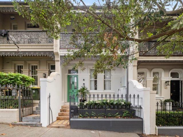 Fully renovated terrace in popular quiet tree lined street
