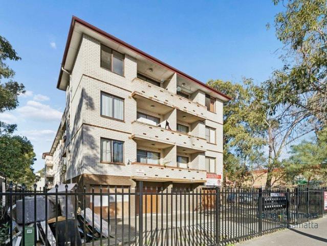 FULLY RENOVATED THROUGHOUT!