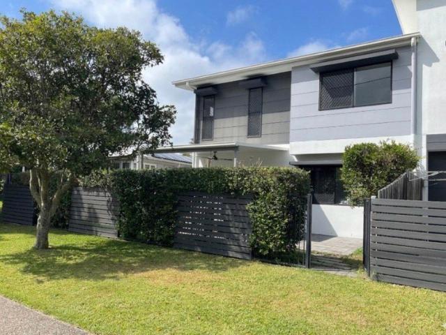 PRICE ADJUSTED Fully Renovated Turn Key Townhouse in the Heart of Maroochydore