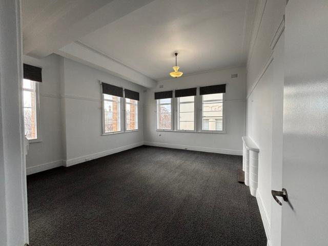 Fully Renovated Two bedroom Central Apartment