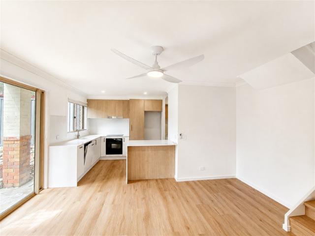 Fully Renovated Two Bedroom Townhouse with Private Courtyard in Convenient Molendinar Location