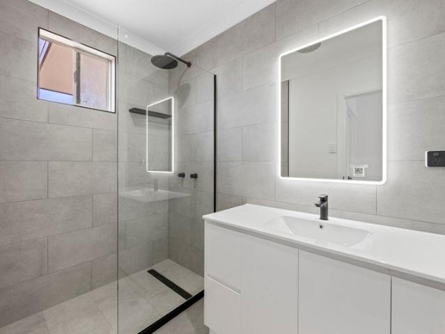 Fully Renovated Two Bedroom Unit in Convenient Deeragun Location