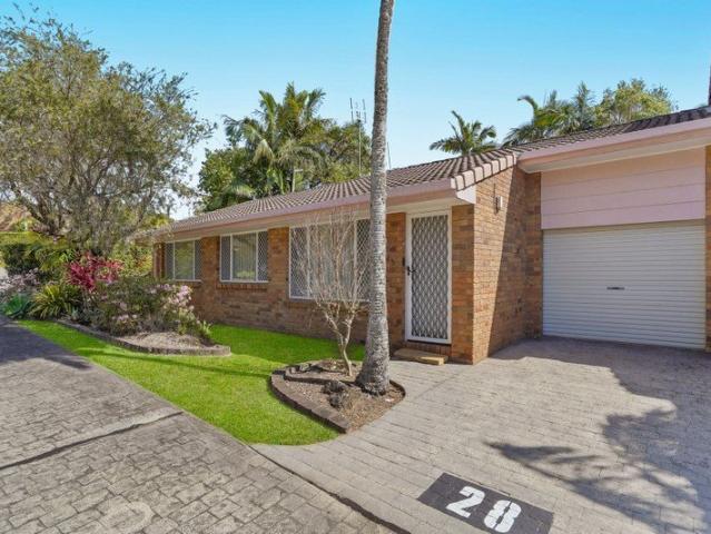 Fully Renovated Two Bedroom Villa in Resort Style Southport Complex