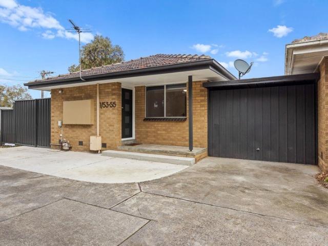 Fully Renovated Unit with an Impressive Outdoor Space
