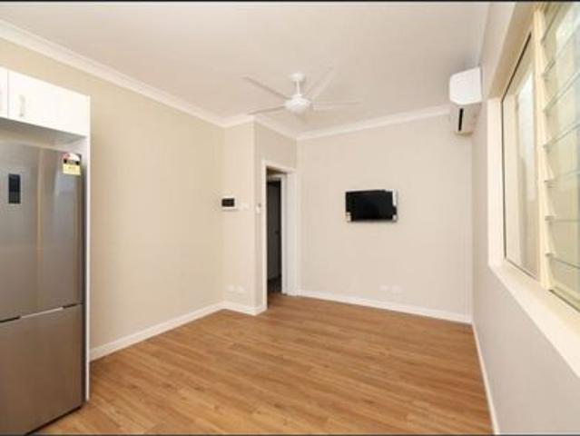 Fully Renovated Unit In The Heart of Hamilton!