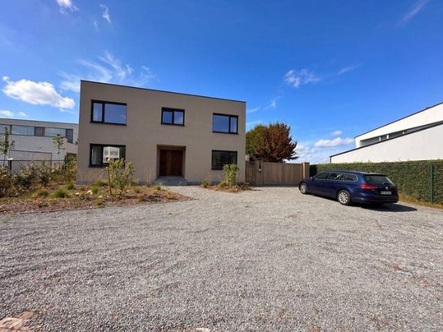 Fully renovated villa in Elingen with garden