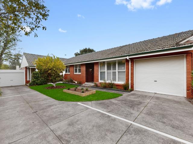 Fully Renovated Villa Unit centrally located in Camberwell
