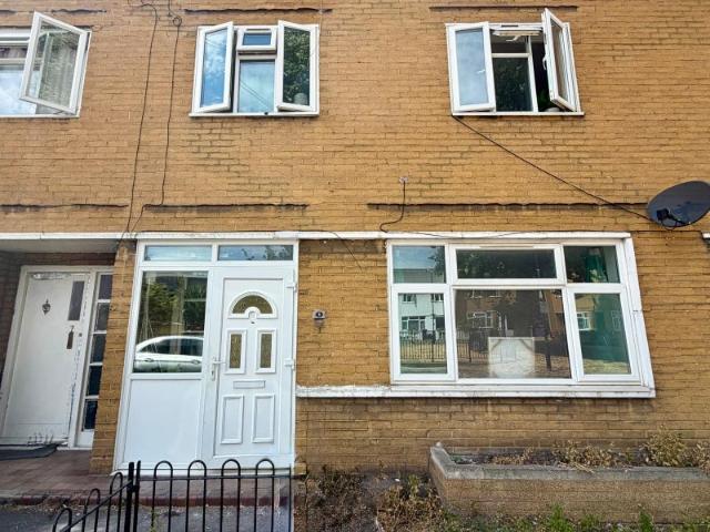 Fully Refurbished 4 Bedroom House