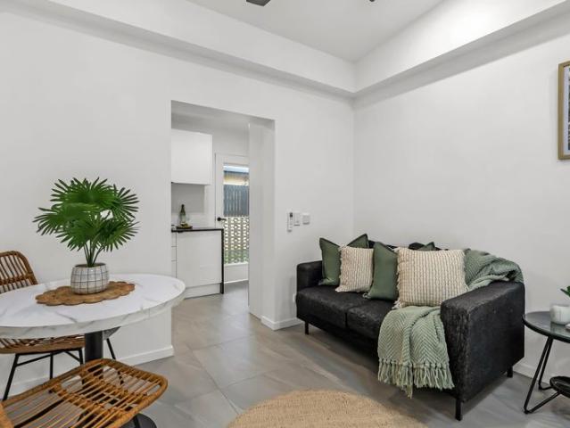 Fully Refurbished 1 Bedroom Studio