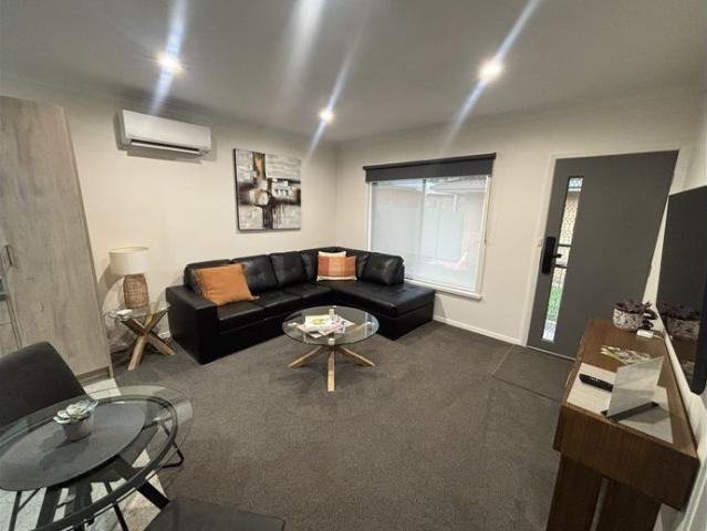 Fully Refurbished 1 Bedroom Unit with Large Private Yard