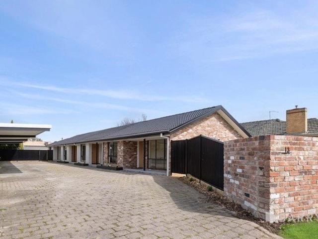 Fully Refurbished 1 Bedroom Unit in Sought After Alfredton