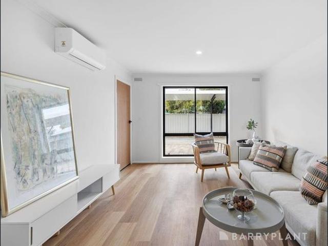 Fully Refurbished 1 Bedroom Unit in Sought After Alfredton