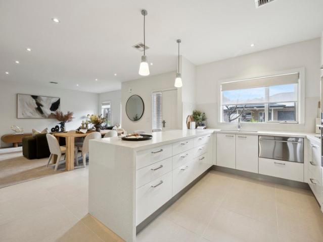 Fully refurbished 2 bedroom, 2 bathroom villa
