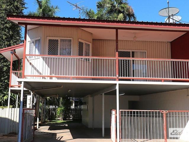 Fully Refurbished 2 Bedroom Townhouse with Huge Floorplan
