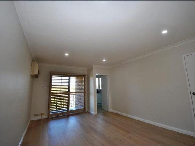 FULLY REFURBISHED TOP FLOOR UNIT