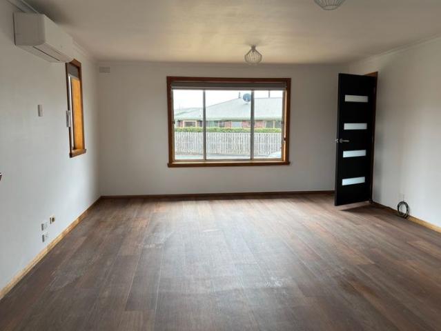 Fully refurbished Two bed unit