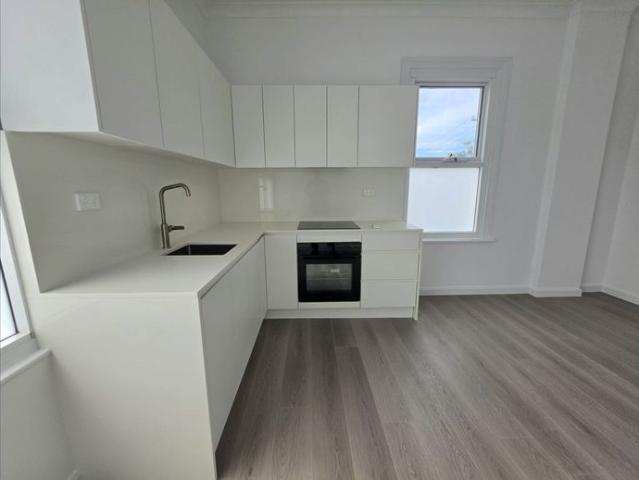 Fully refurbished one bedroom unit