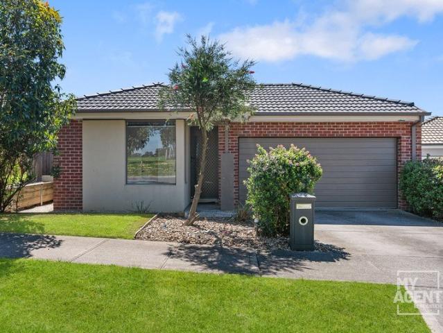 Fully refreshed four bedroom family home, with dual living zones!
