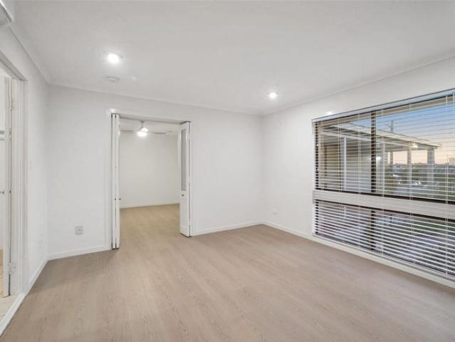 Fully Self Contained Brand New Renovation 1 Bedroom, 1 Bathroom, 1 Carport Space, Air Con, Security