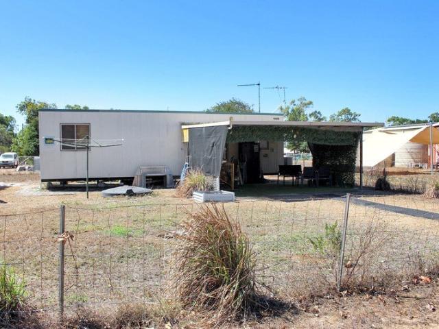 FULLY SELF CONTAINED DONGA!