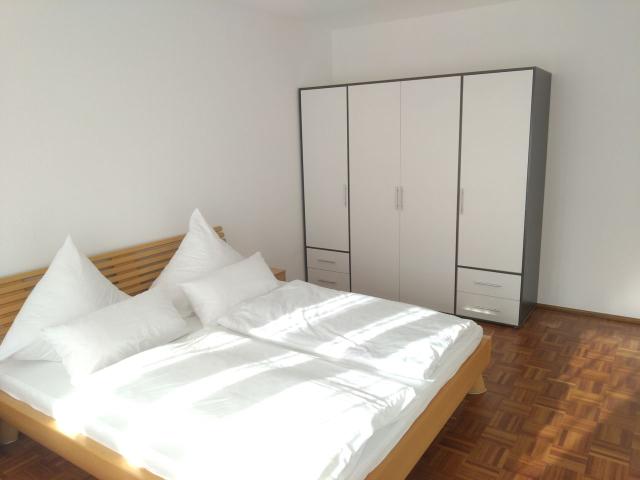 Fully stocked 2 room apartment with balcony, Heidelberg Amsterdam Apartments for Rent