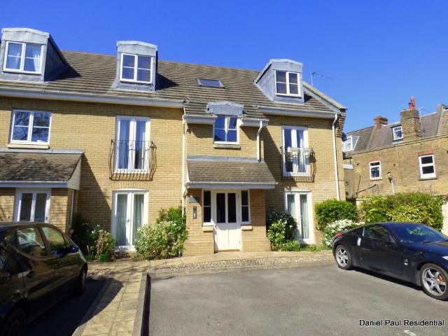 Fulmar Close, Surbiton KT5, 1 bed flat to rent, £1,499 pcm | PrimeLocation