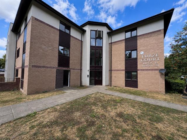 Furze Court, Wickham Road, Fareham PO16, 2 bed flat to rent, £1,300 pcm | PrimeLocation