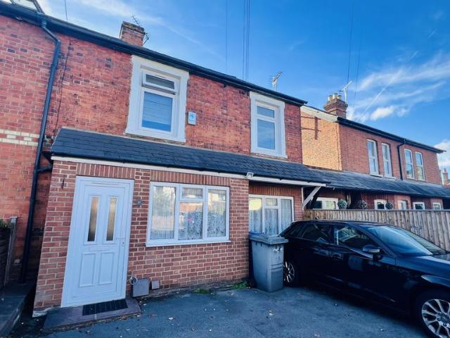 Furze Platt Road, MAIDENHEAD 3 bed house to rent £2,650 pcm £612 pw