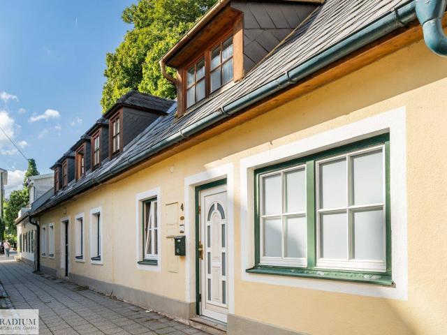 Für Altbau Liebhaber: geschichtsträchtiges Stadthaus in Bestlage von Baden