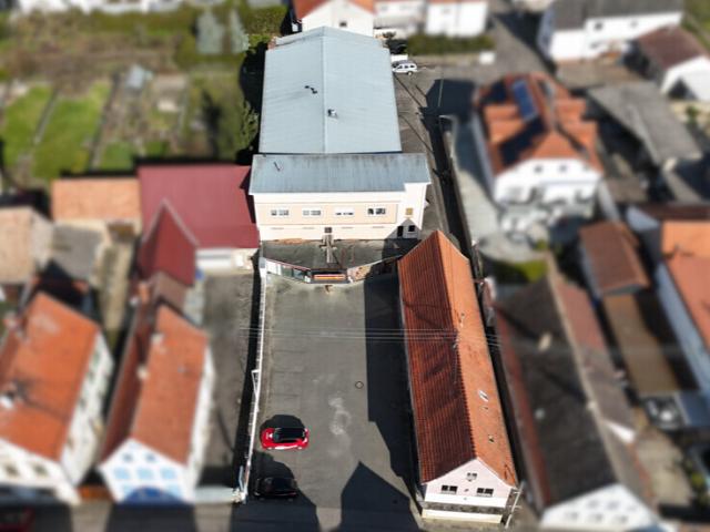 Für Bauträger und Projektentwickler: Wohn und Gewerbeanwesen in zentraler Lage von Iggelheim