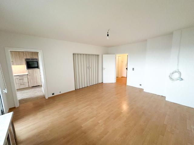 Für den ersten Bezug bereit! Sanierte Wohnung in Köln Brück!