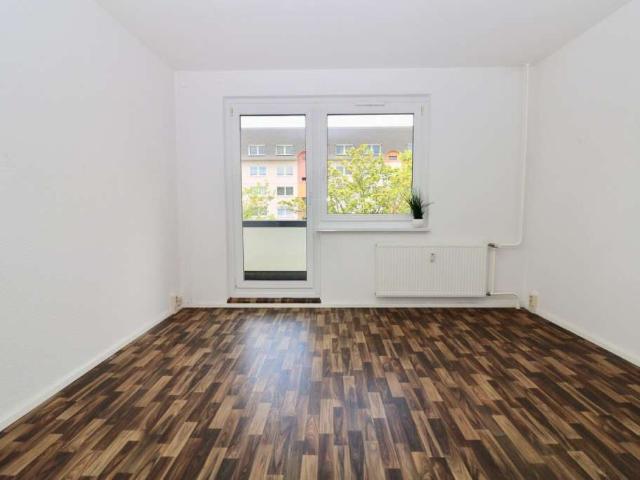 Für den kleinen Geldbeutel. günstige 3 RW mit Wanne & Balkon!