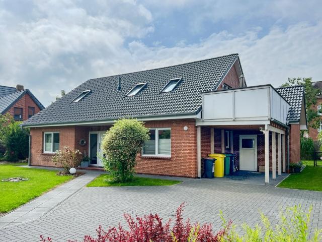 Für Nordsee Fans und Familien mit Platzbedarf: Großes, top saniertes Wohnhaus mit 2 WE in Tönning