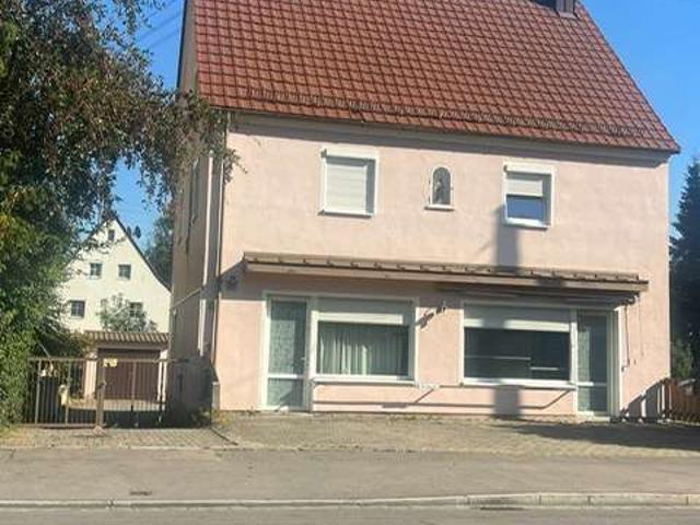 Für Handwerker: Haus mit 8 Zimmern in Augsburg, im Herzen von Göggingen