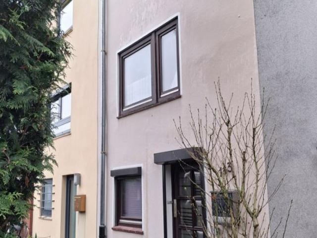 Für Handwerker! Sanierungsbedürftiges Reihenmittelhaus mit Garten in 28217 Bremen Walle!
