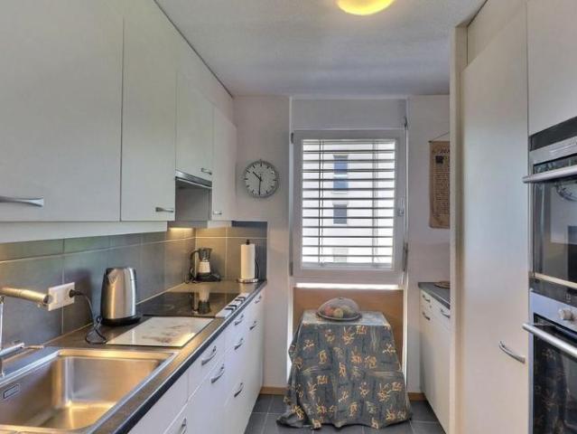 Für investoren: vermietete 5,5 zimmer wohnung in sehr ruhiger lage mit schöner aussicht