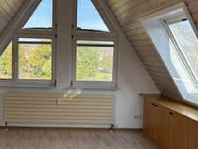 Für Individualisten! Sehr hochwertige 3 1/2 Zimmer Dachgeschoss Maisonettewohnung
