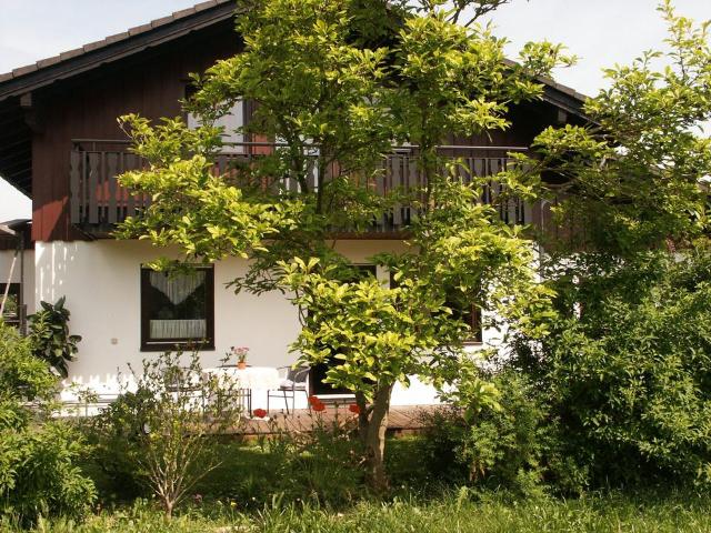Für junge Familien, durch Vermietung finanzierbar, 2 Häuser