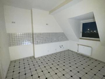 Für Junge und Junggebliebene. Tolle 2 Zimmer Wohnung im 4. OG in Duisburg Ruhrort