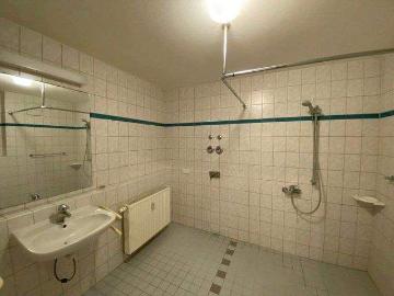 Für Mieter ab 60 Jahre: gemütliche 2 Zi. Wohnung mit Balkon!
