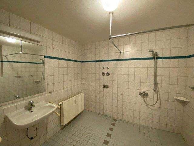 Für Mieter ab 60 Jahre: gemütliche 2 Zi. Wohnung mit Balkon!