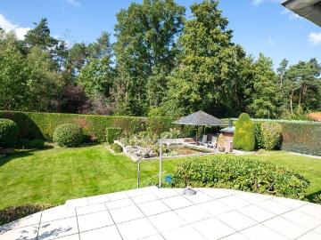 Für Naturliebhaber. Großzügiges Einfamilienhaus mit Einliegerwohnung in Waldrandlage